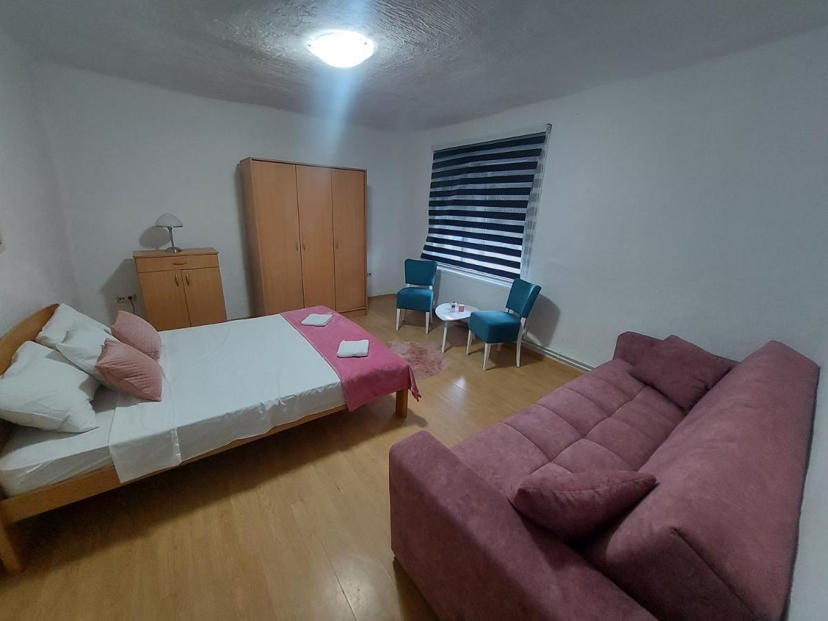 Ferienwohnung Kuca Na Dan Šid Exterior foto