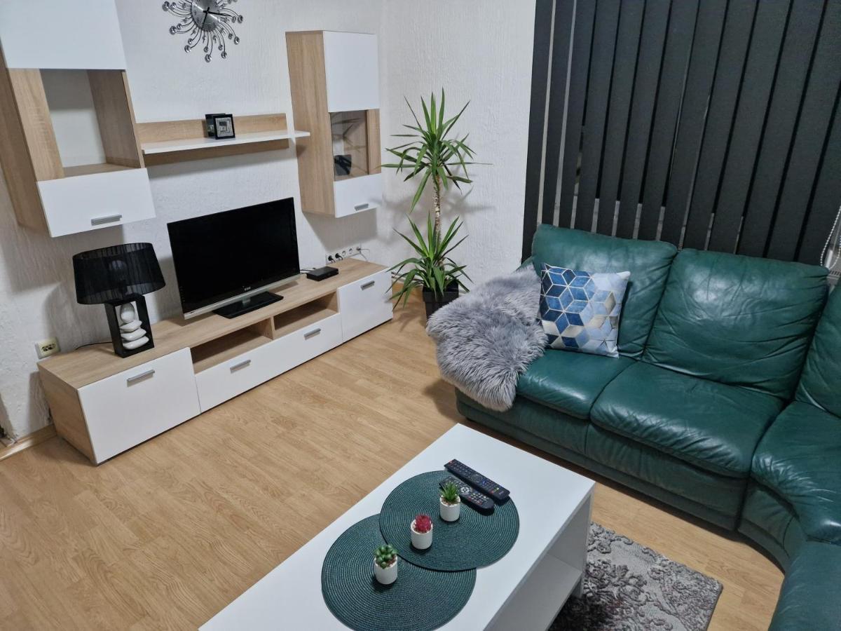 Ferienwohnung Kuca Na Dan Šid Exterior foto